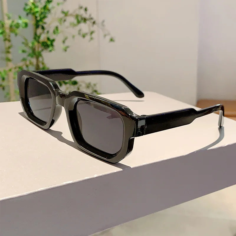 Men and Women Vintage Rectangle Frame Sunglasses! 👓🕶️🌞