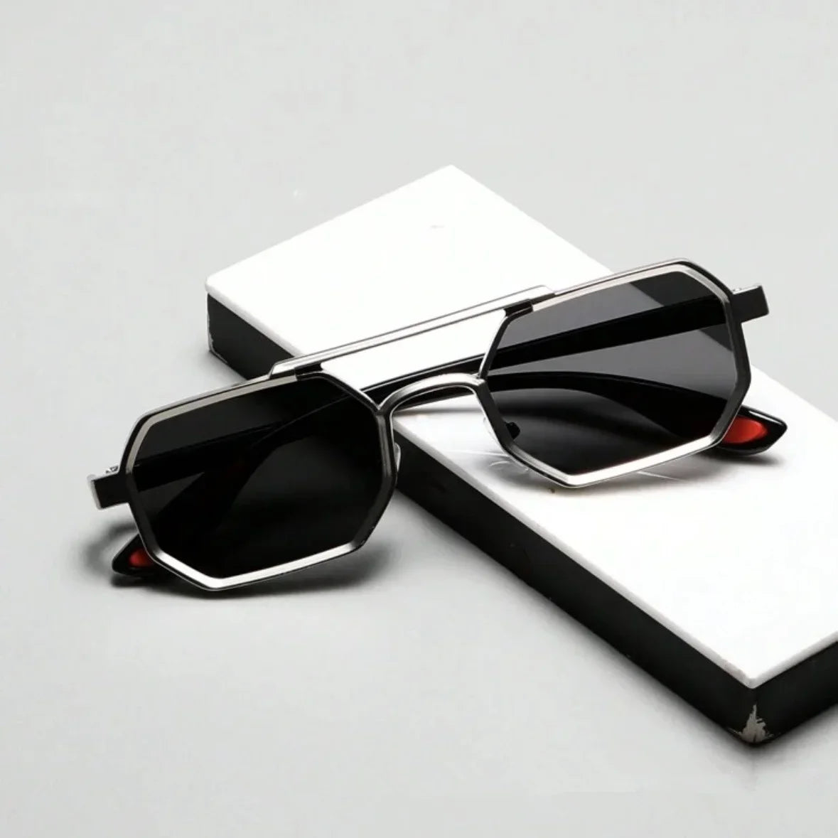 Luxury Metal Sunglasses! 👓🕶️🌞